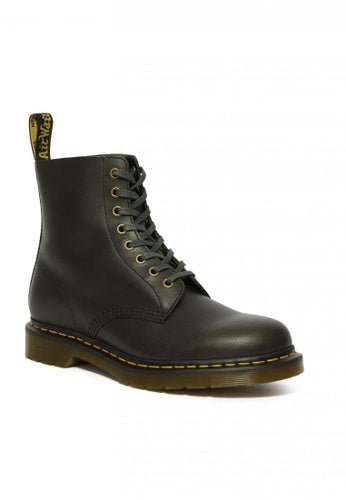 Dr. Martens Classico Boots