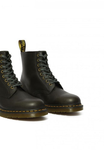 Dr. Martens Classico Boots